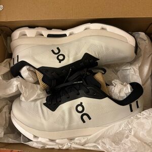 ON Cloudtec Sneakers